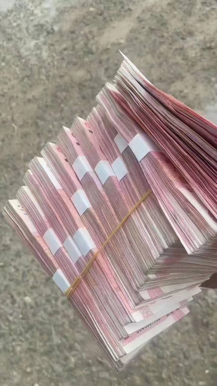 努力工作 回报不成正比 快递员外卖员 薪资困境